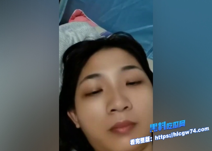 黑料裸贷大曝光安徽女大学生明敏贪慕虚荣买名牌鞋子在裸贷公司指导下拍摄大尺度自慰视频小穴黑的一塌糊的估计平时还兼职卖 图7