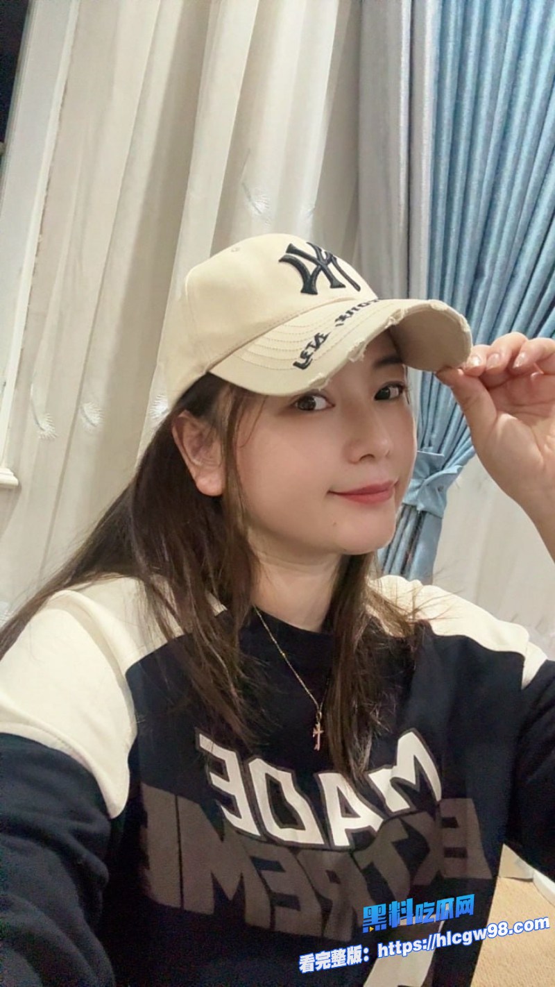 广州小骚货张思淼私密视频流出 4