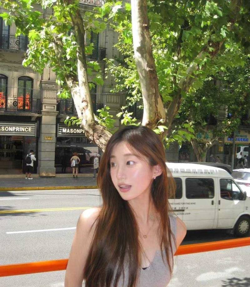 华东师大闵行校区高颜清纯妹2 华东师大闵行校区高颜清纯妹2