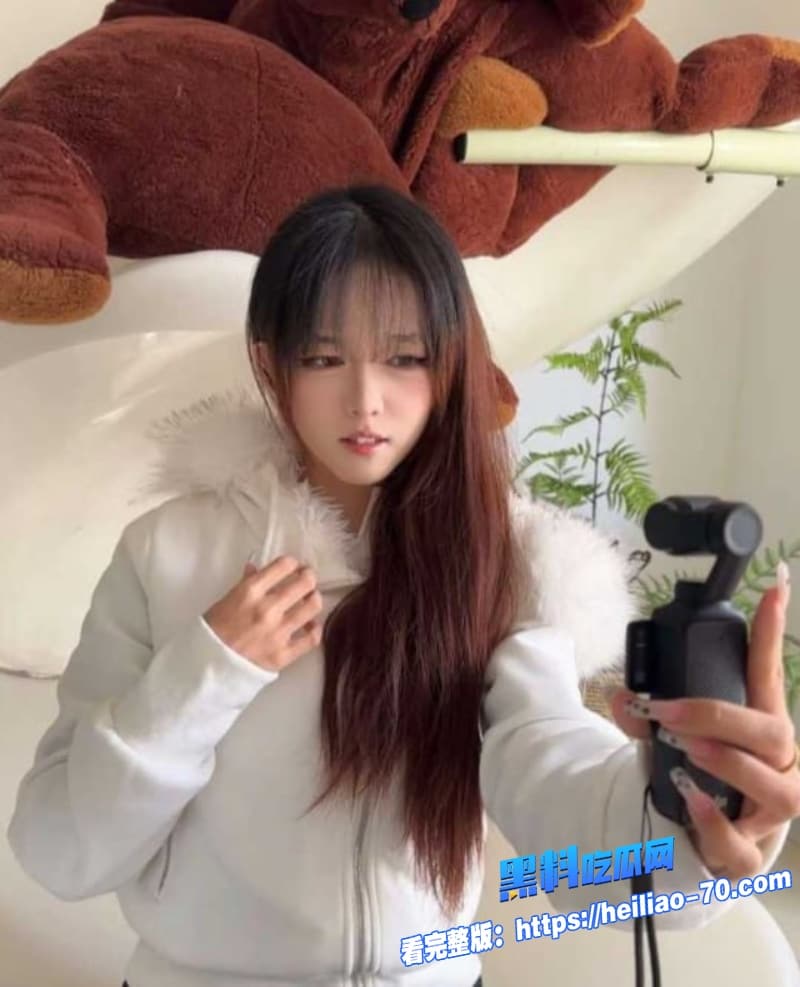 河南少女柳诗涵被金主包养偷情视频曝光男友抓包后她还屡教不改继续浪2