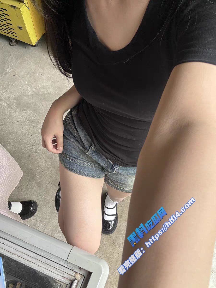 来自黄网的极品高中生萝莉小妹 超喜欢 好嫩啊 粉嫩的巨乳 极品白虎嫩穴 图2