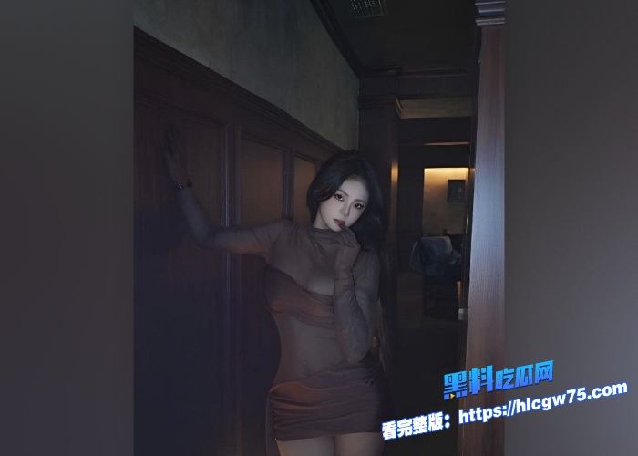 抖音万粉小网红海胆的越野车线下与两位猛男粉丝3P性爱视频曝光吃的真好啊都是大屌猛男 图10