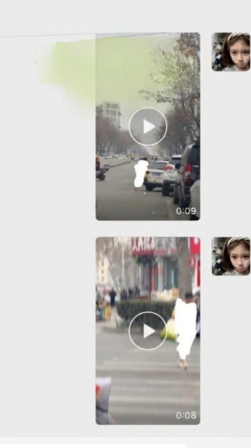 山东费县二中门口裸男对着轿车当街发情8 山东费县二中门口裸男对着轿车当街发情8