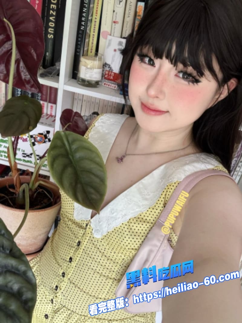 阿黑颜女神pupu噗噗被小助手偷拍吃鸡视频威胁 瞬间变胯下母狗疯狂吞屌求饶 12 阿黑颜女神pupu噗噗被小助手偷拍吃鸡视频威胁 瞬间变胯下母狗疯狂吞屌求饶 12