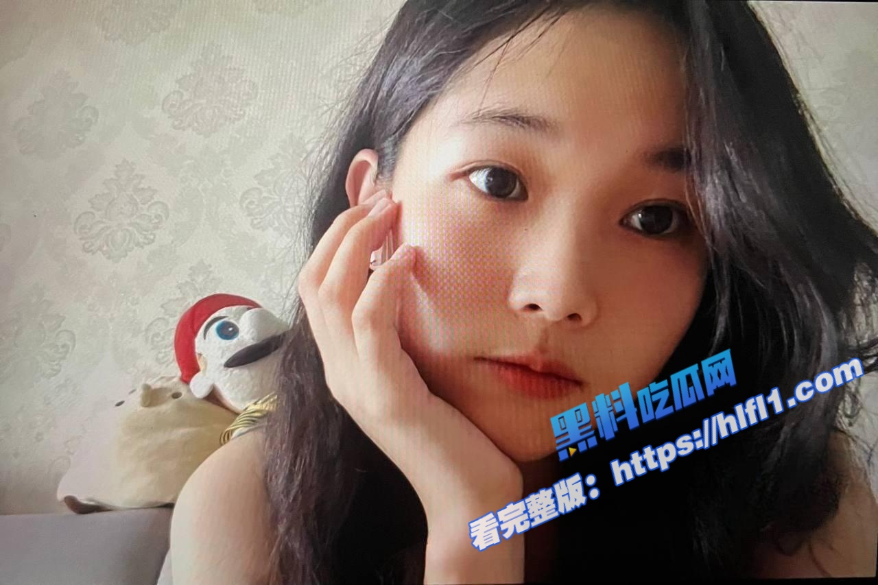 陕西渭南师范学院 陈小雨 约炮视频曝光 清纯小母狗 多毛蜜穴被炮友无套猛干！5