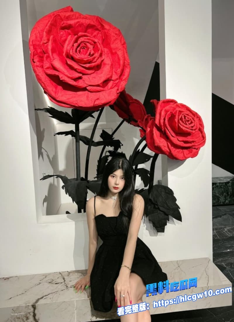 兄妹乱伦哥哥假装帮妹妹抠蚊子包结果直接深入检查到喷水高潮淫荡对话超刺激蚊子都看不下去了3