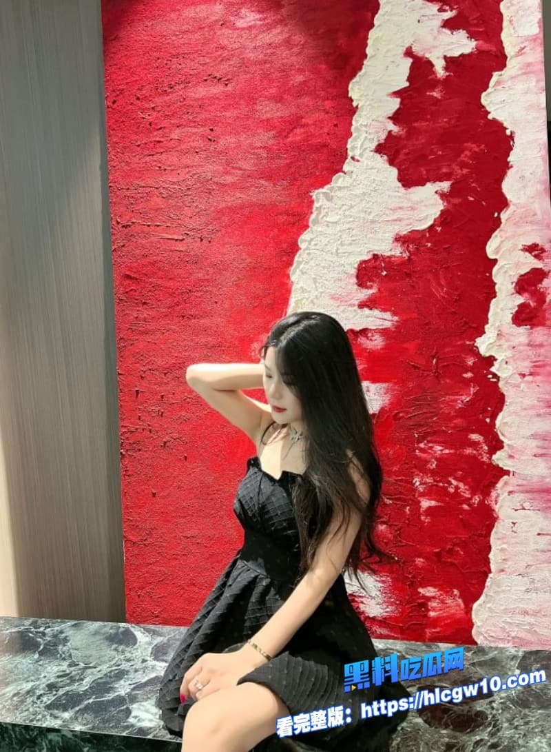 兄妹乱伦哥哥假装帮妹妹抠蚊子包结果直接深入检查到喷水高潮淫荡对话超刺激蚊子都看不下去了6