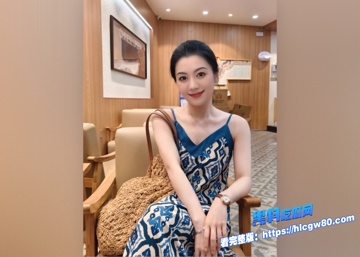上海贵妇不为人知的M属性背着老公找花臂社会大哥调教被偷录视频曝光被主人扇爽了做爱的时候一直让扇自己6