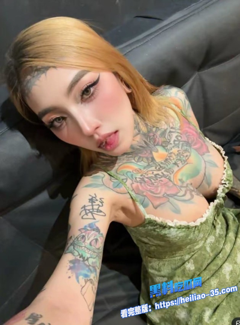 推特福利姬魷魚Jesse神作平行宇宙中的两种人生角色巨乳分舌蛇姬狂野口交4
