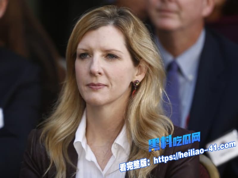 爱泼斯坦萝莉岛事件震惊全球多位政商大佬牵扯其中游艇上演精英吃人俱乐部堪称恶魔降临人间29
