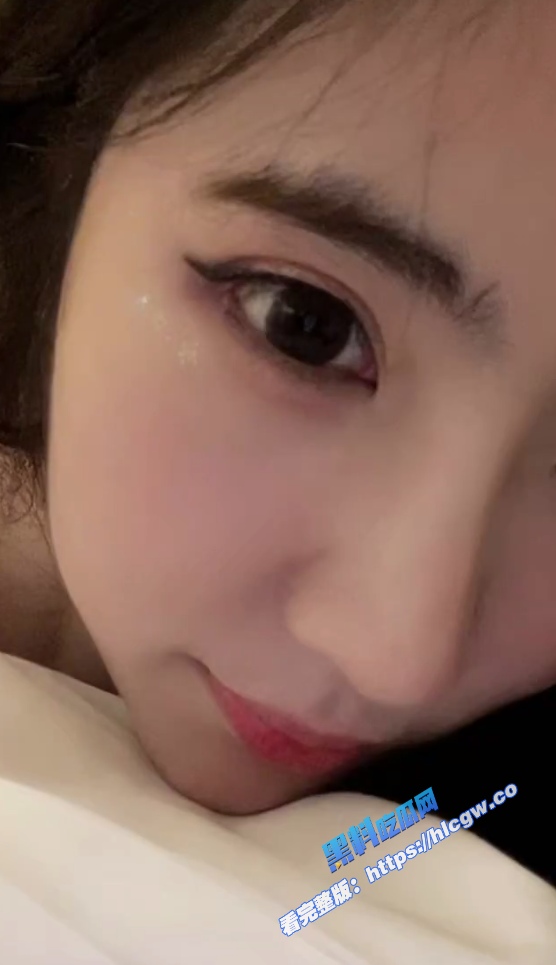 极品反差婊 高冷女神模仿娇艳欲滴的jk小萝莉被大鸡巴猛男爆草,馒头逼天然的粉嫩紧致水又多图3