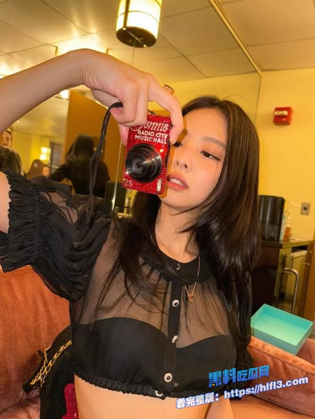 BLACKPINK 金珍妮 Jennie Kim 洛杉矶演唱会真空造型争议 性感造型引热议 图3 BLACKPINK 金珍妮 Jennie Kim 洛杉矶演唱会真空造型争议 性感造型引热议 图3