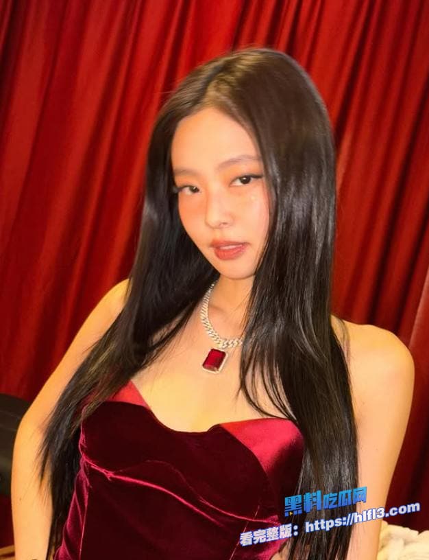 BLACKPINK 金珍妮 Jennie Kim 洛杉矶演唱会真空造型争议 性感造型引热议 图6 BLACKPINK 金珍妮 Jennie Kim 洛杉矶演唱会真空造型争议 性感造型引热议 图6