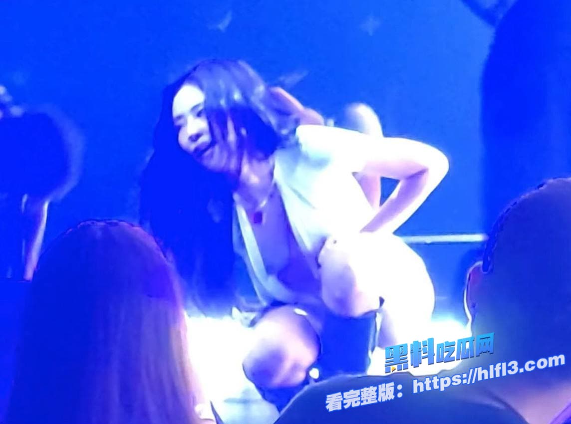 BLACKPINK 金珍妮 Jennie Kim 洛杉矶演唱会真空造型争议 性感造型引热议 图24 BLACKPINK 金珍妮 Jennie Kim 洛杉矶演唱会真空造型争议 性感造型引热议 图24