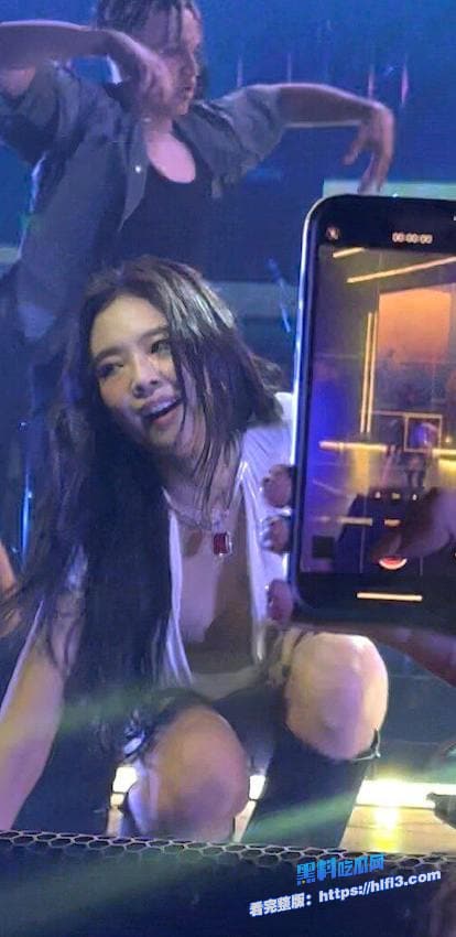 BLACKPINK 金珍妮 Jennie Kim 洛杉矶演唱会真空造型争议 性感造型引热议 图27 BLACKPINK 金珍妮 Jennie Kim 洛杉矶演唱会真空造型争议 性感造型引热议 图27