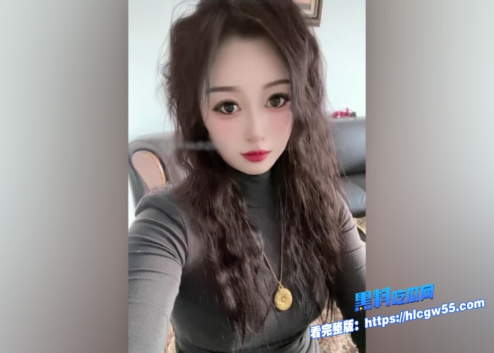 快手网红刘大美人私拍福利泄露苗条御姐抠穴自慰开档黑丝极致诱惑骚气十足 图1WH700x500px