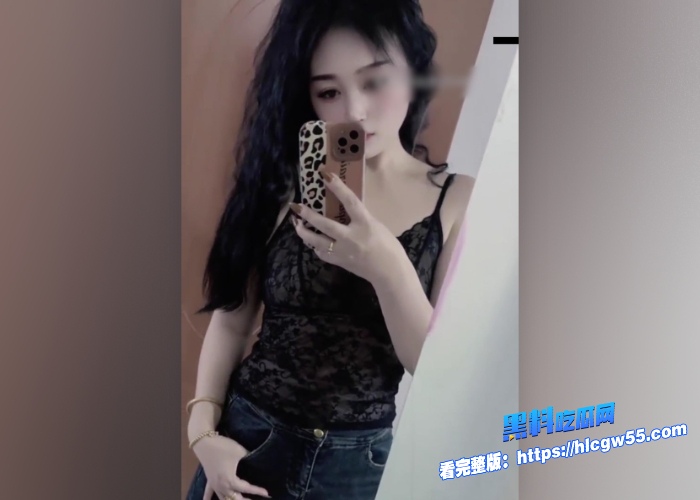 快手网红刘大美人私拍福利泄露苗条御姐抠穴自慰开档黑丝极致诱惑骚气十足 图3WH700x500px
