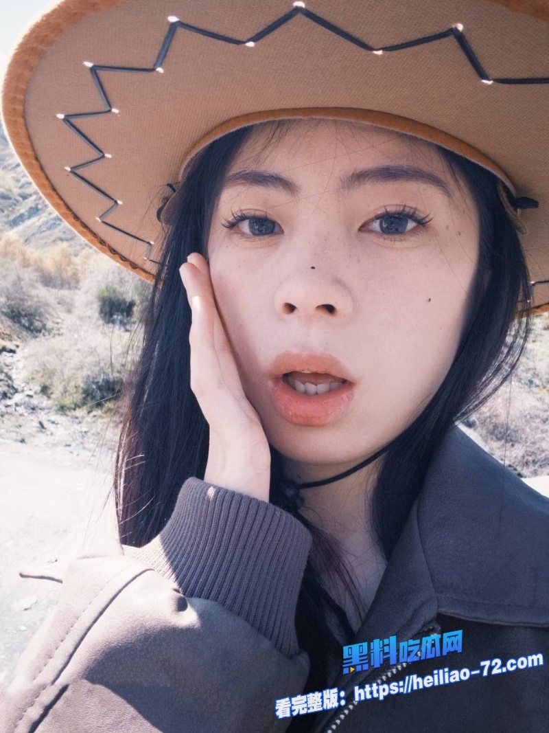 高颜值清纯美少女情侣自拍激情视频惨遭渣男曝光白丝口交太会玩2