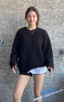 三只羊女网红 小允儿 援交视频曝光 露脸视频已被实锤 评论区陷入舆论漩涡！图3