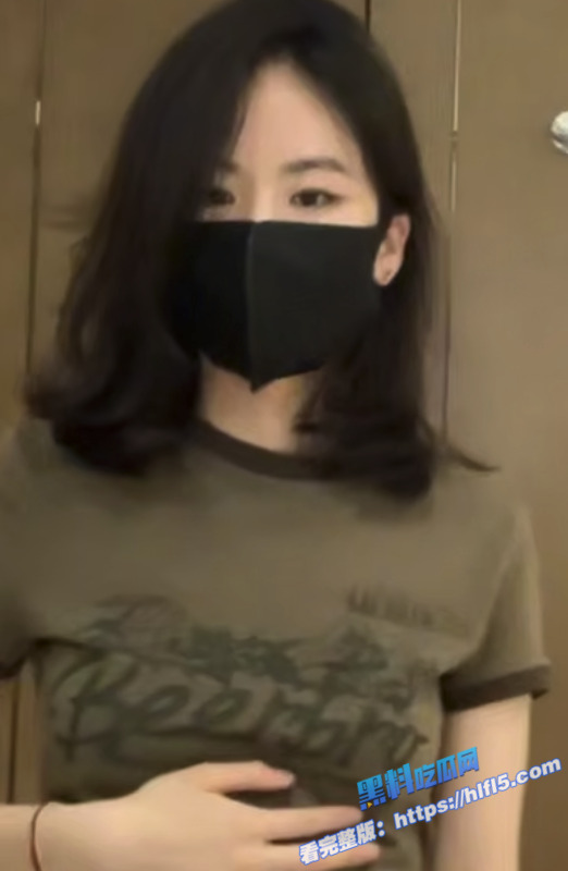 瓜友投稿 天津反差骚货 喜欢给男友发自己的多毛骚逼照！4