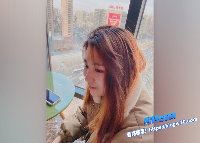 武汉高颜值极品大学生校花宿舍自拍性爱视频流出与男友酒店开房深喉口交女上位模式一对巨乳上下摇摆邻家小女沉醉爱河 7