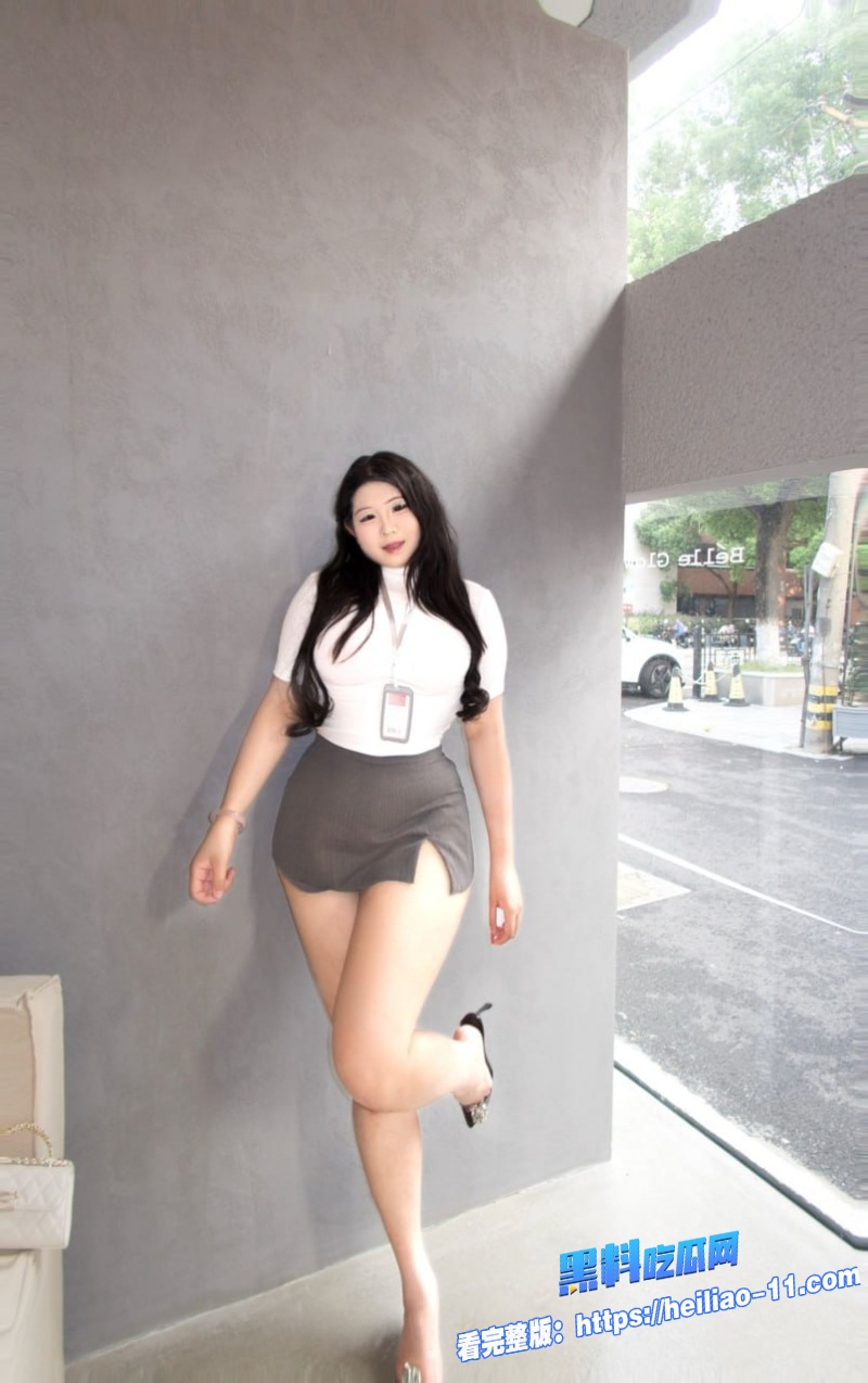 新人女秘书秘密献身社长视频意外泄密 3