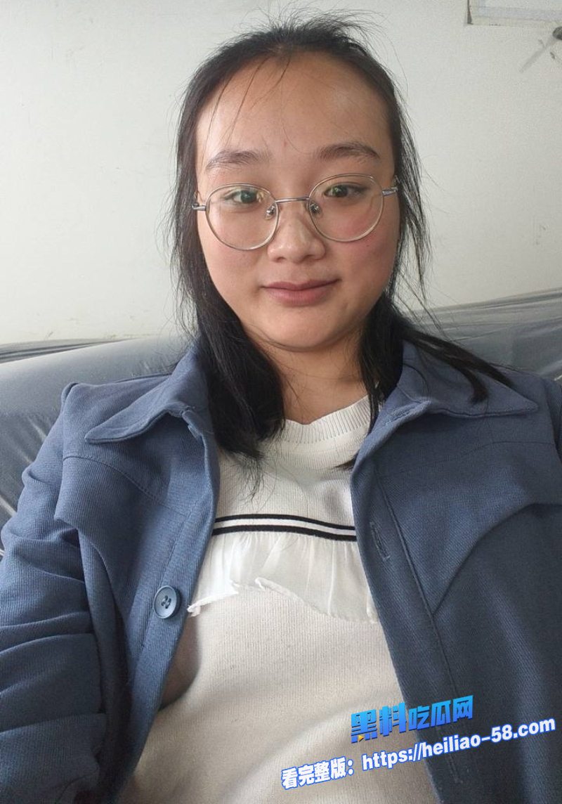 友投稿杭州家庭主妇谢瑶空房寂寞自拍首秀 1 友投稿杭州家庭主妇谢瑶空房寂寞自拍首秀 1