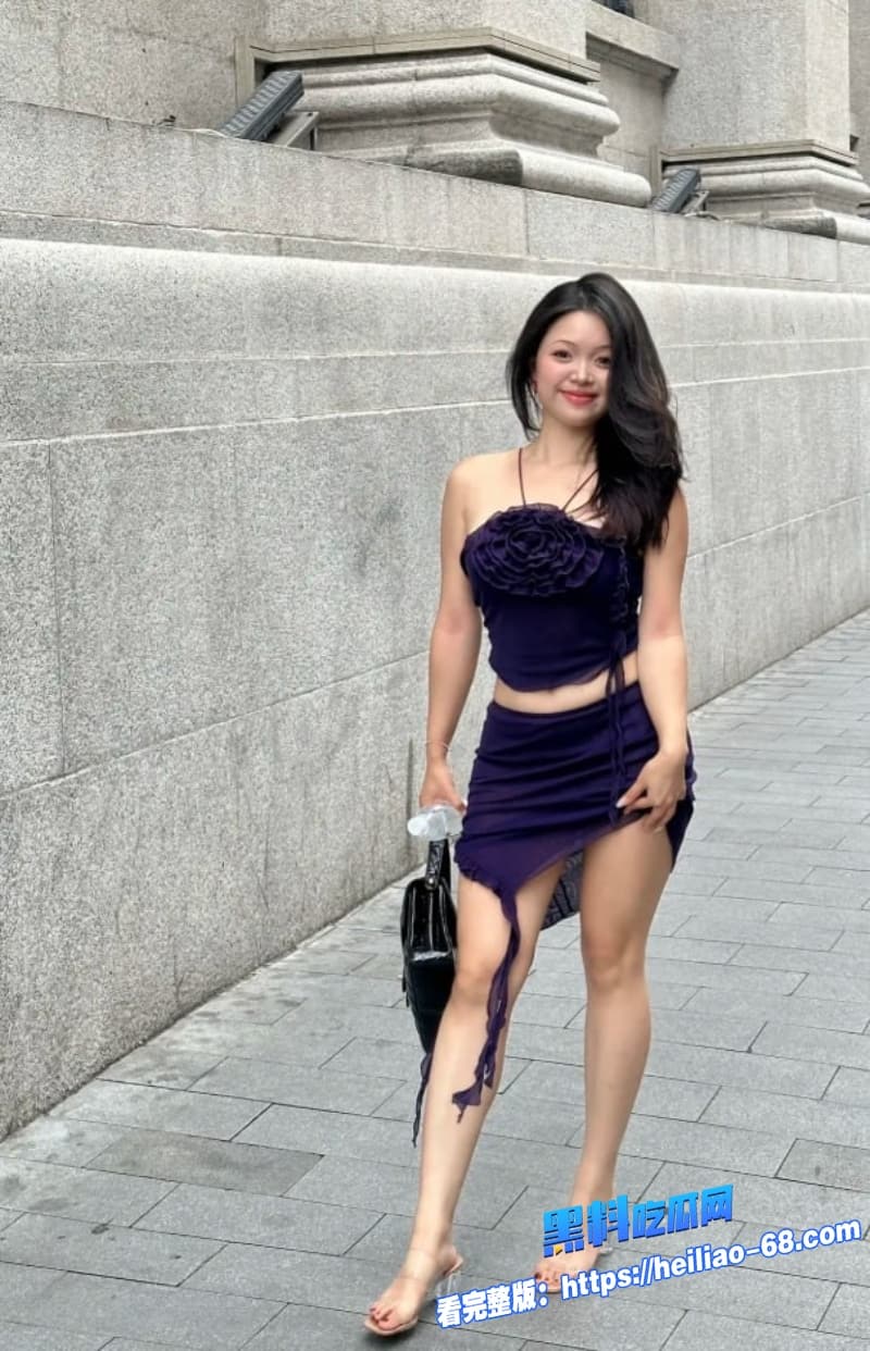 真实叔嫂乱伦巨乳嫂子身穿性感黑丝疯狂勾引白虎嫩穴被巨屌疯狂爆干全程诱惑满满1