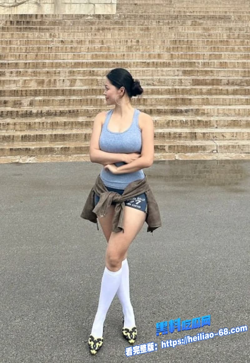 真实叔嫂乱伦巨乳嫂子身穿性感黑丝疯狂勾引白虎嫩穴被巨屌疯狂爆干全程诱惑满满7