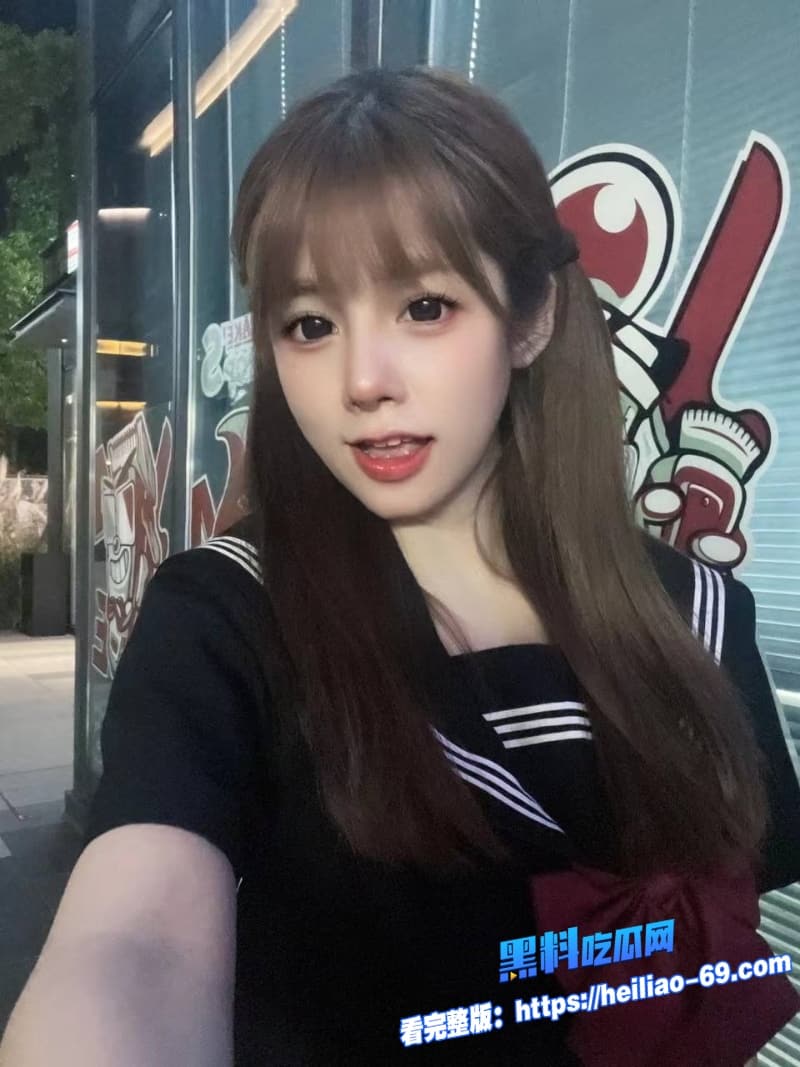海角姐弟乱伦弟弟深夜钻被窝操到大姐无奈喷水乱伦史越拒绝越上瘾2