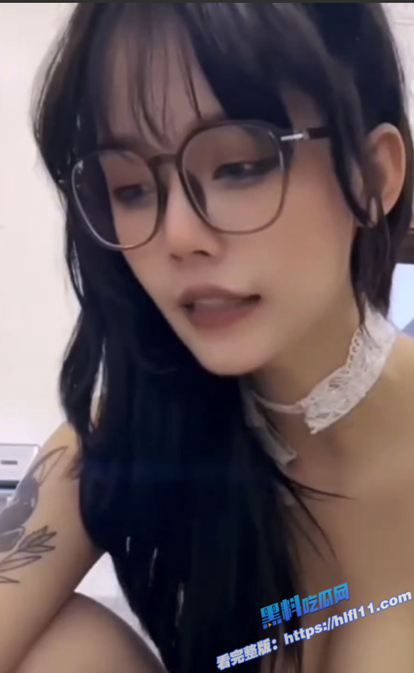 极品身材校花女神 被男友调教成肉便器 各种姿势轮流替换尽显母狗风范！3