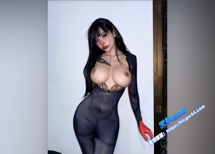 OnlyFans福利姬人妻Namii暗黑纹身反差婊巨乳母狗和男友自拍性爱视频真的好想操 图11WH700x500px