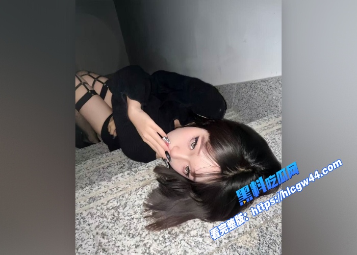 辽宁商贸职业学院精神小妹床上化身骚母狗抠逼自慰的叫声充满整个房间 图3WH700x500px 辽宁商贸职业学院精神小妹床上化身骚母狗抠逼自慰的叫声充满整个房间 图3WH700x500px