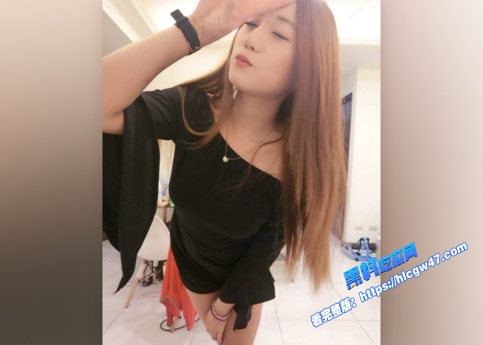 台湾龙华科技大学王艺宣自拍揉奶自慰视频校园的青春女神原来这么骚 图3WH700x500px