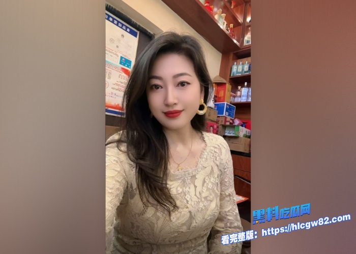 911爆料就要爆料年少不知少妇好错把少女当成宝合集版第四期各类情趣内衣加真实自拍全曝光现在妈妈文化这么流行感觉比少女还带劲 图2