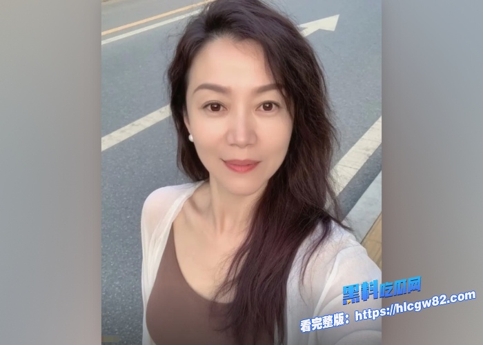 911爆料就要爆料年少不知少妇好错把少女当成宝合集版第四期各类情趣内衣加真实自拍全曝光现在妈妈文化这么流行感觉比少女还带劲 图4
