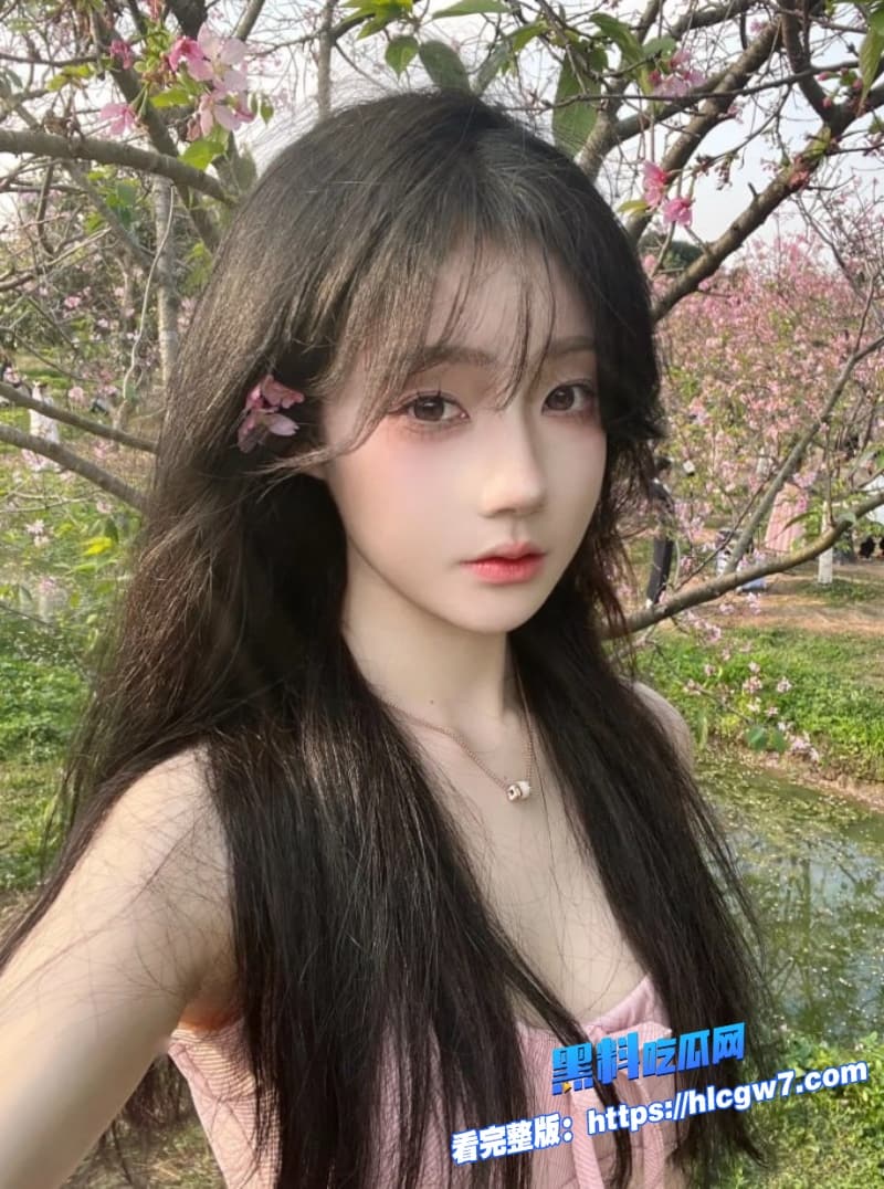 兄妹乱伦哥哥忍不住狂操不穿内裤的色情空姐妹妹粉嫩小穴直接吞到底淫荡精彩对话流出5