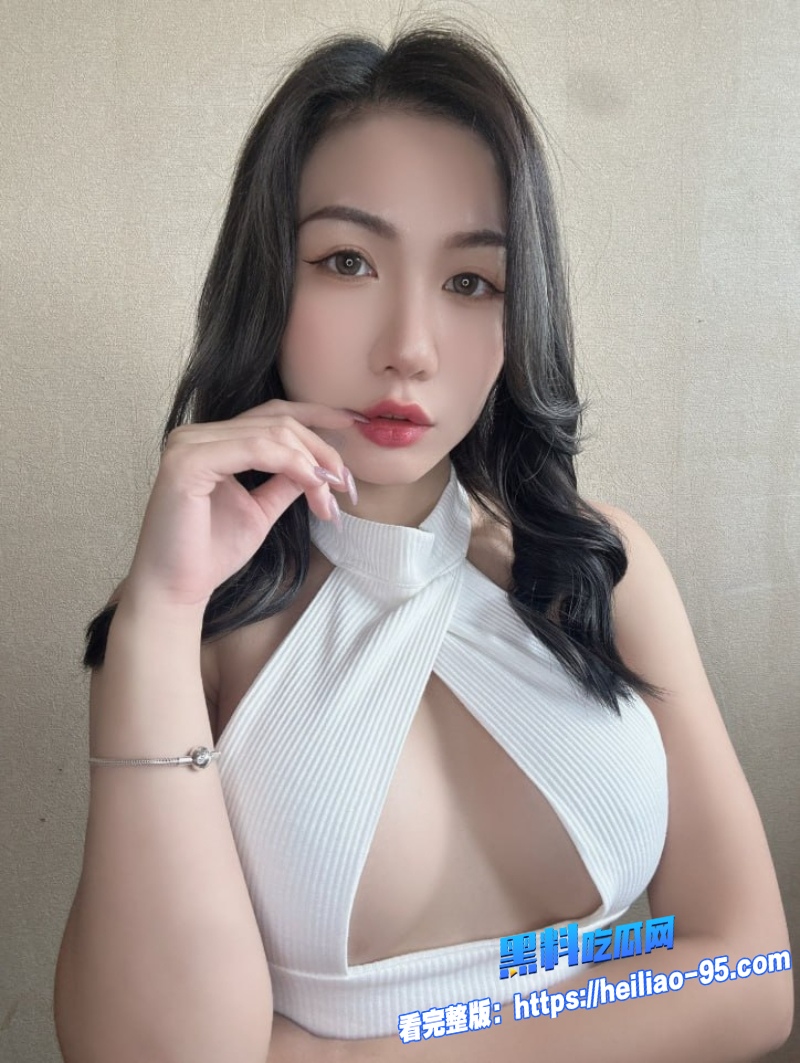 推特网红梁幂0