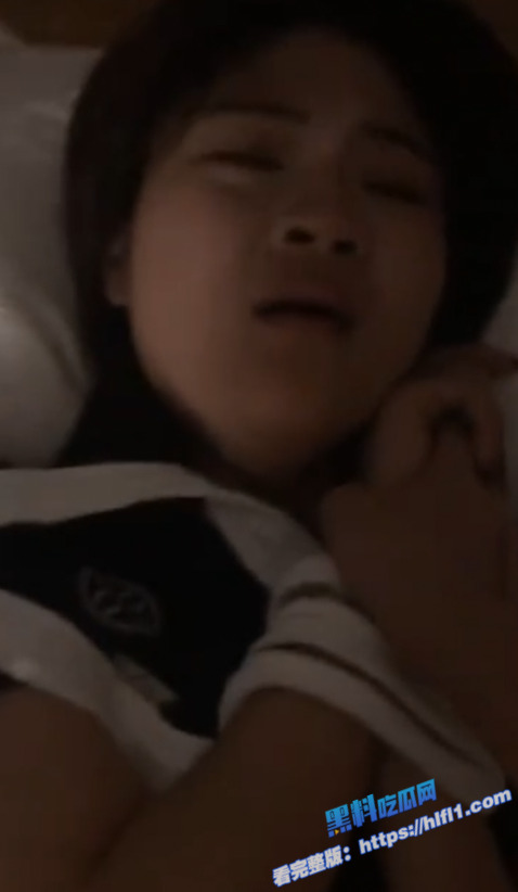 江苏扬州的反差婊 毛越 遭前男友投稿曝光 SM深度爱好者 最喜欢被扇耳光做爱！3