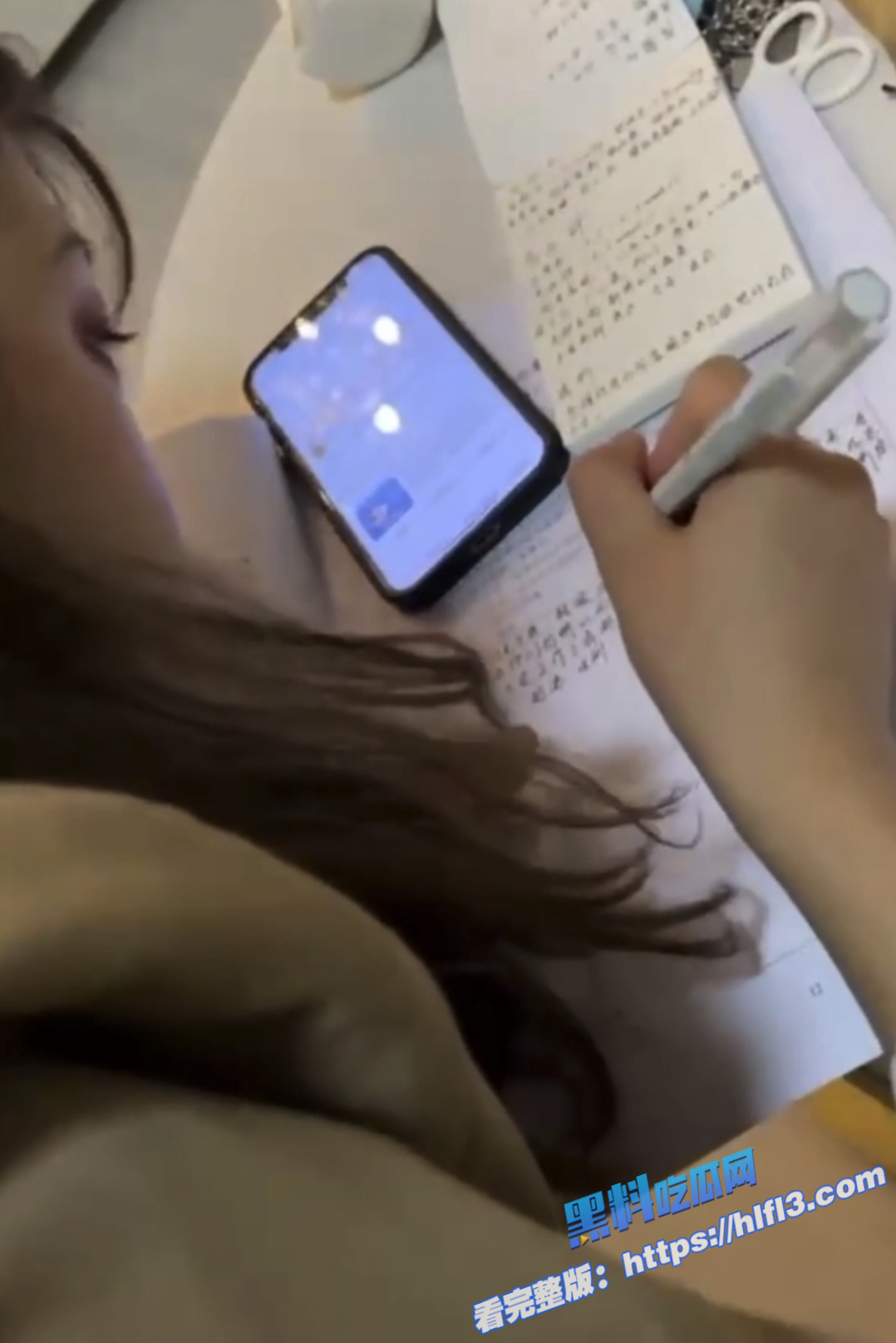 极品大学生 嫩得能掐出水 备战考研 到酒店开房还不忘把作业拿出来写 被后入爆操!3 极品大学生 嫩得能掐出水 备战考研 到酒店开房还不忘把作业拿出来写 被后入爆操!3