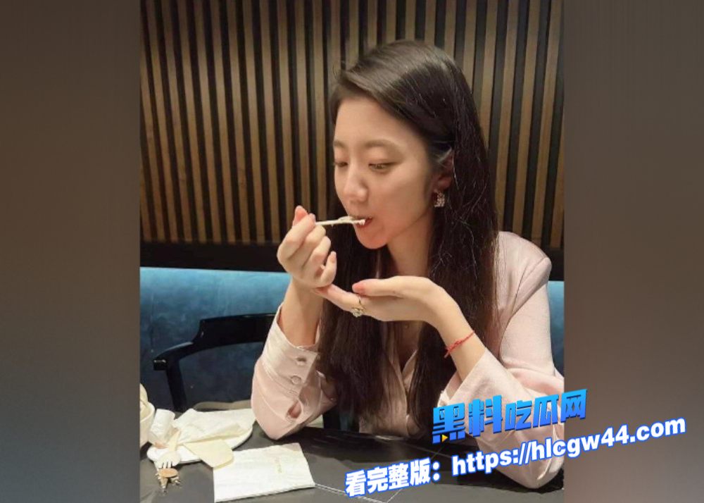 最美警花张津瑜外表清纯没想到晚上给吕总当警犬被调教爆操视频大量流出全程露脸口交舔屌玩到拉丝撅臀掰逼被无套后入 6 最美警花张津瑜外表清纯没想到晚上给吕总当警犬被调教爆操视频大量流出全程露脸口交舔屌玩到拉丝撅臀掰逼被无套后入 6