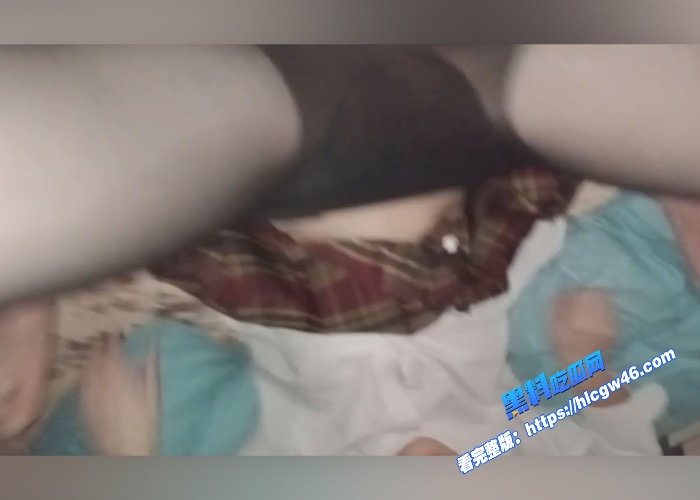 清纯可爱学生妹张熳钰与小男友自拍性爱视频穿着黑丝JK服被肉棒爆插 图19WH700x500px