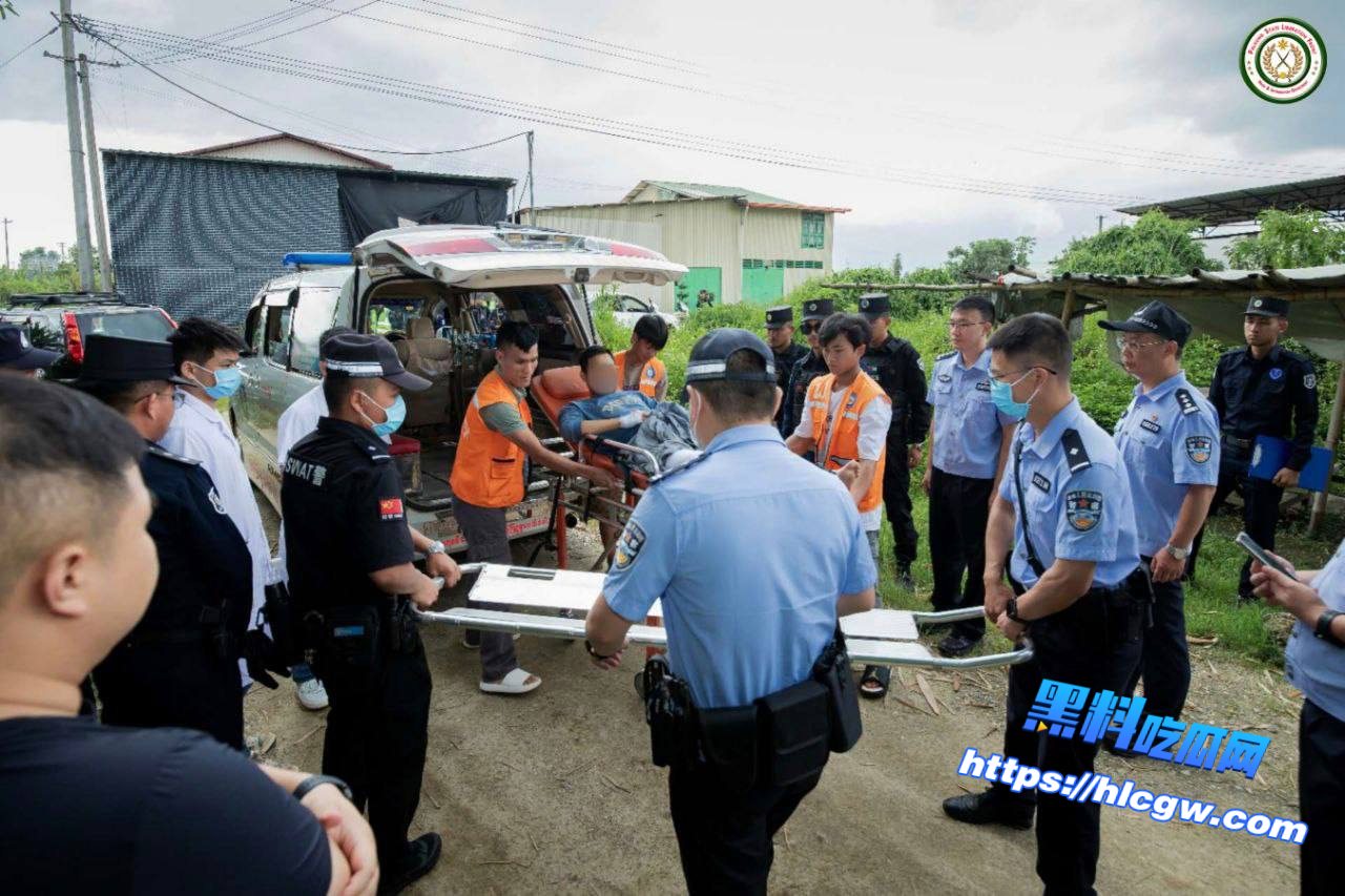 又移交12名中国人03