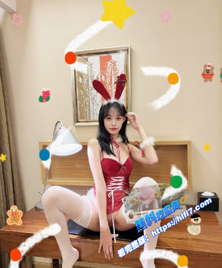 推特高颜值白虎萝莉 mympet 大尺度付费私拍福利泄密 被金主爸爸包养  穿上制服被调教！ 图1
