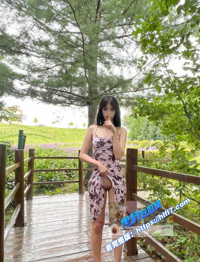 推特高颜值白虎萝莉 mympet 大尺度付费私拍福利泄密 被金主爸爸包养  穿上制服被调教！ 图8