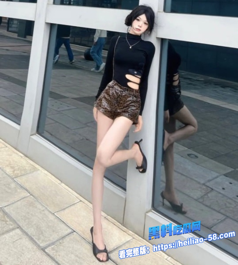 实兄妹乱伦哥哥哄亲妹妹学做爱各种姿势无套爆操1
