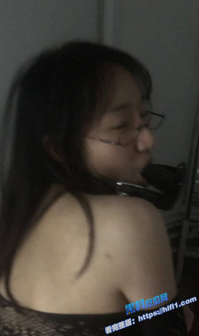 极品反差婊 姜瑜 人前女神 私下贱母狗跪舔屁眼 沦为了富二代男友的性玩物！1
