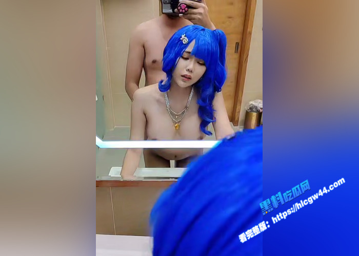 OF泰国巨乳萝莉 minichu 第三弹 甜美可爱多种cos造型 道具自慰骚穴 被大屌后入爆操7