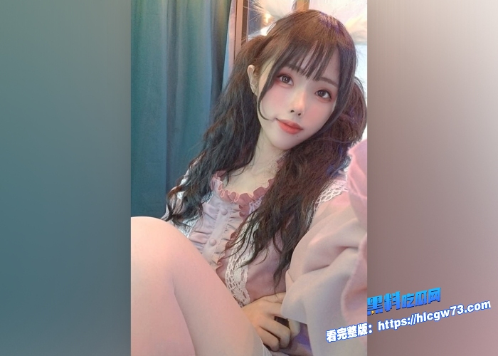 推特高颜值极品女神TiTi钛合金付费福利视频流出公厕露出路边K房露出三点全露 4