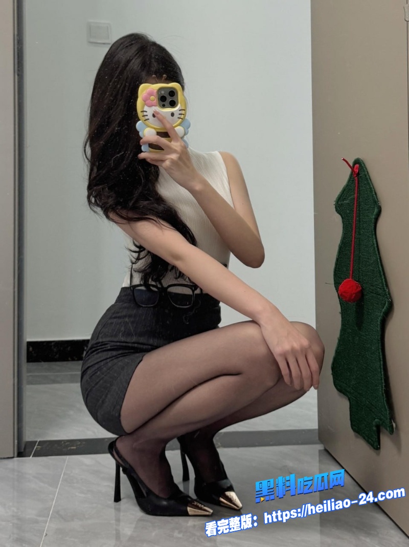 潜规则公司裁员危机下极品肥臀熟女员工私密故事曝光2 潜规则公司裁员危机下极品肥臀熟女员工私密故事曝光2
